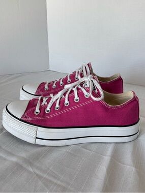 Converse Women's Chuck Taylor All Star Canvas Platform sneakers Size 11